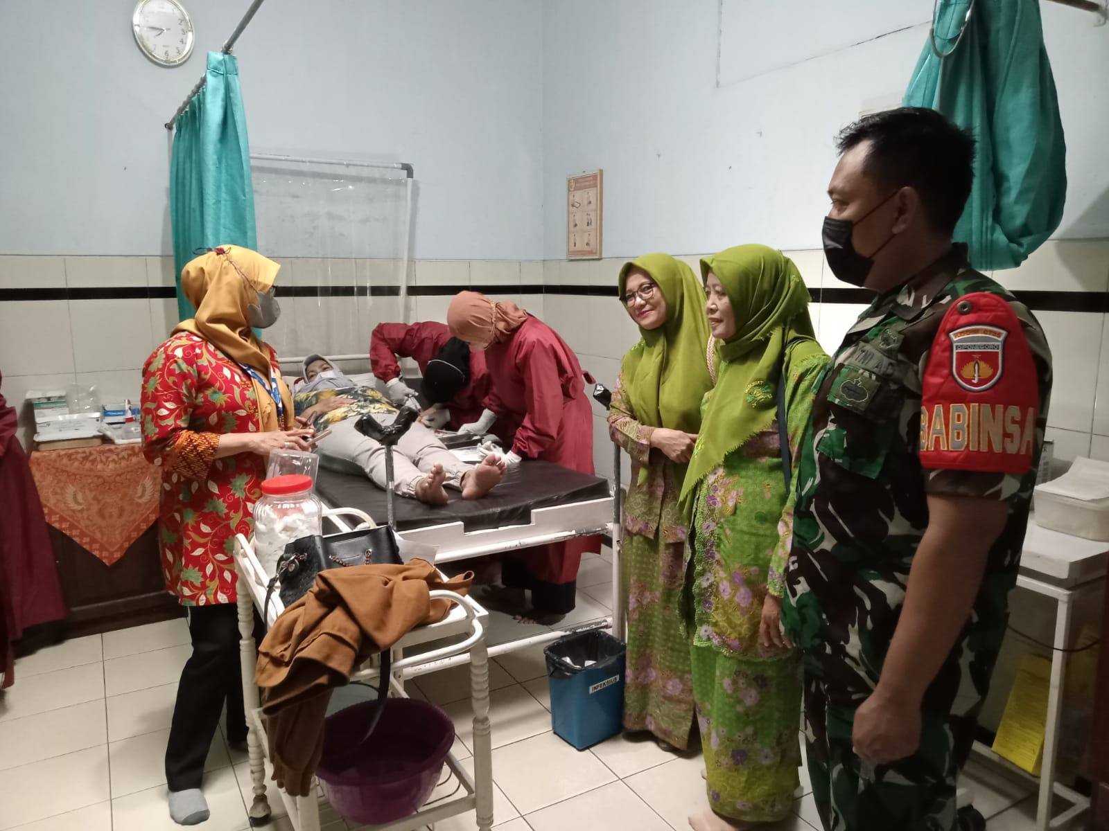 Peran Serta Babinsa Danukusuman Dampingi KB Kesehatan Dalam Rangka Hari Kontrasepsi Dunia