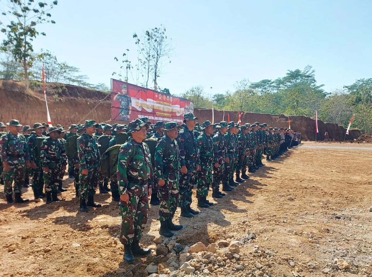 Prajurit TNI Berbagai Satuan Dukung TMMD Reguler Ke-118 Kodim 0728/Wonogiri