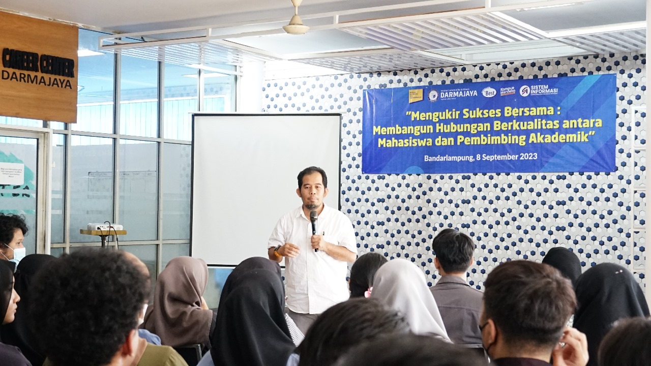 Prodi Sistem Informasi IIB Darmajaya Siapkan Mahasiswa Bangun Desa di Lampung