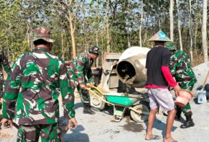 Terik Matahari Tak Kendorkan Semangat Satgas TMMD Reguler Ke-118 Kodim 0728/Wonogiri Dan Warga