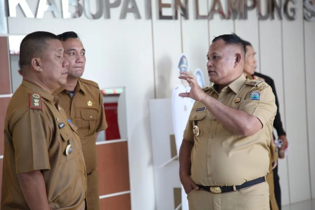 Bupati Nanang Tinjau Aktivitas Palayanan dan Pembangunan MPP Lamsel