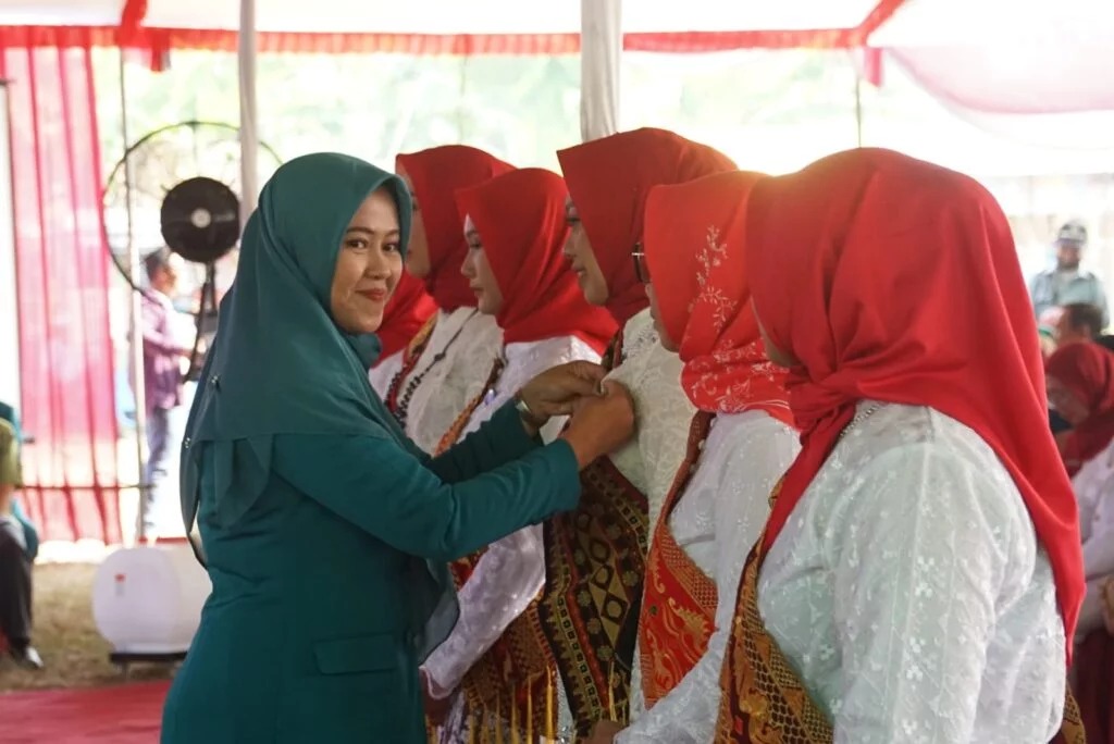 Winarni Pinta Segera Menyusun Program Kerja Kepada Penggerak PKK Desa di Kecamatan Ketapang