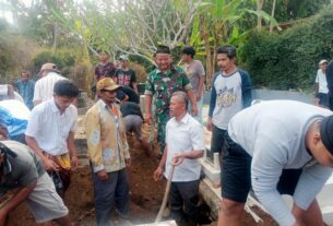 Wujud Kepedulian, Babinsa Laksanakan Takziah ke Warga Binaan