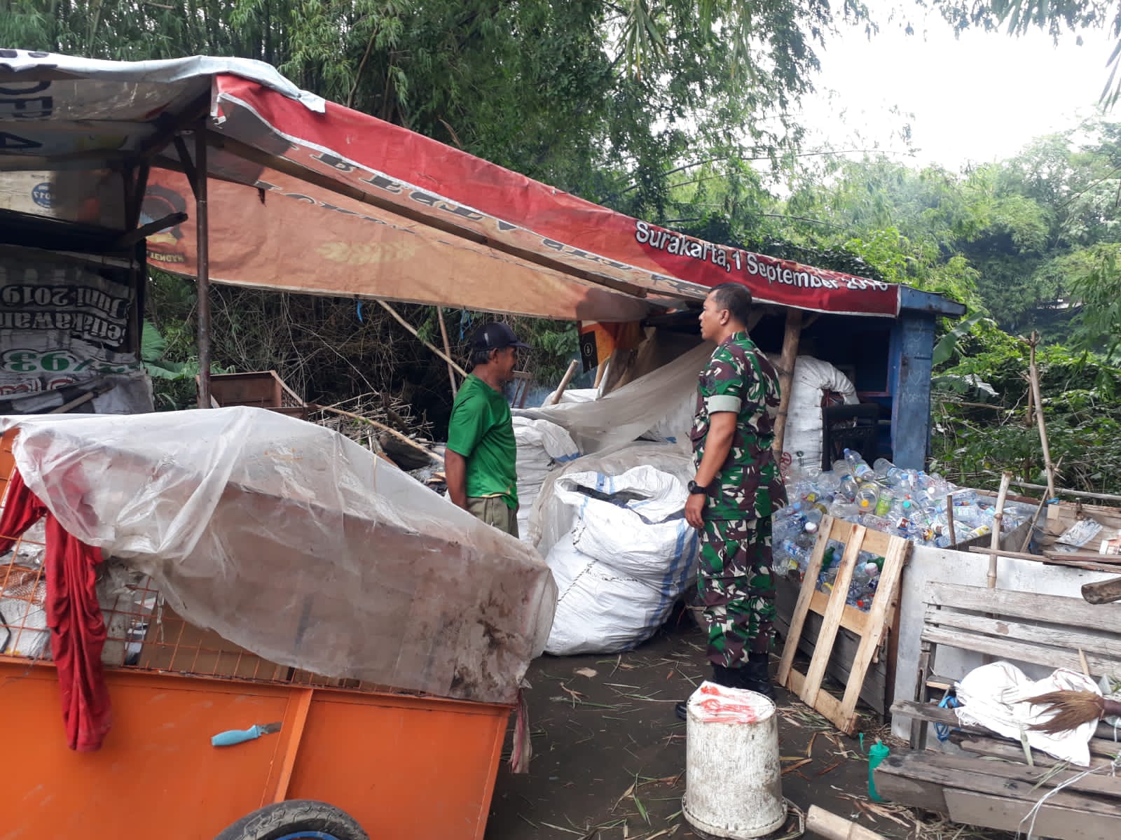 Cara Jitu Babinsa Kelurahan Banyuanyar Dalam Mengantisipasi Bahaya Kebakaran di Wilayah Binaannya