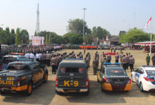 Dandim Dan Kapolres Dampingi Bupati Wonogiri Pimpin Apel Gelar Pasukan Operasi Mantap Brata Candi 2023-2024 Polres Wonogiri