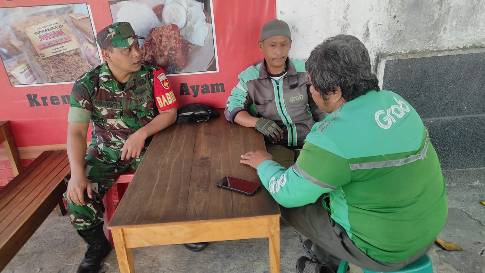Datangi, Kenali & Sayangi, Inilah Cara Babinsa Kratonan Dekat dengan Warga Binaan
