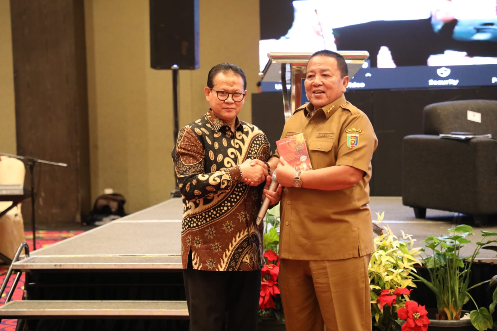 Gubernur Arinal Ajak Seluruh Stakeholder Perikanan Wujudkan Lampung sebagai Sentra Pengembangan Lobster