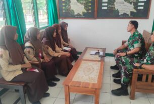 Ini Pesan Pelda Suparno Saat Pelajar SMKN 1 Bulukerto Kunjungi Makoramil 21/Bulukerto