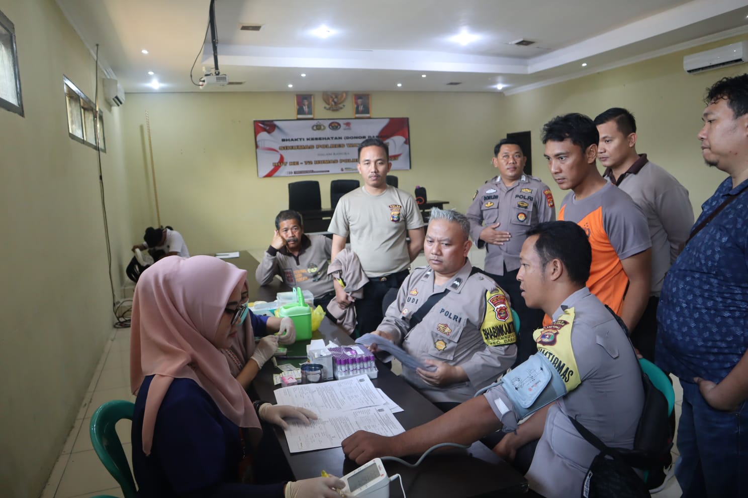 Jelang HUT Ke - 72 Humas Polri Tahun 2023, Polres Way Kanan Gelar Bhakti Kesehatan Donor Darah