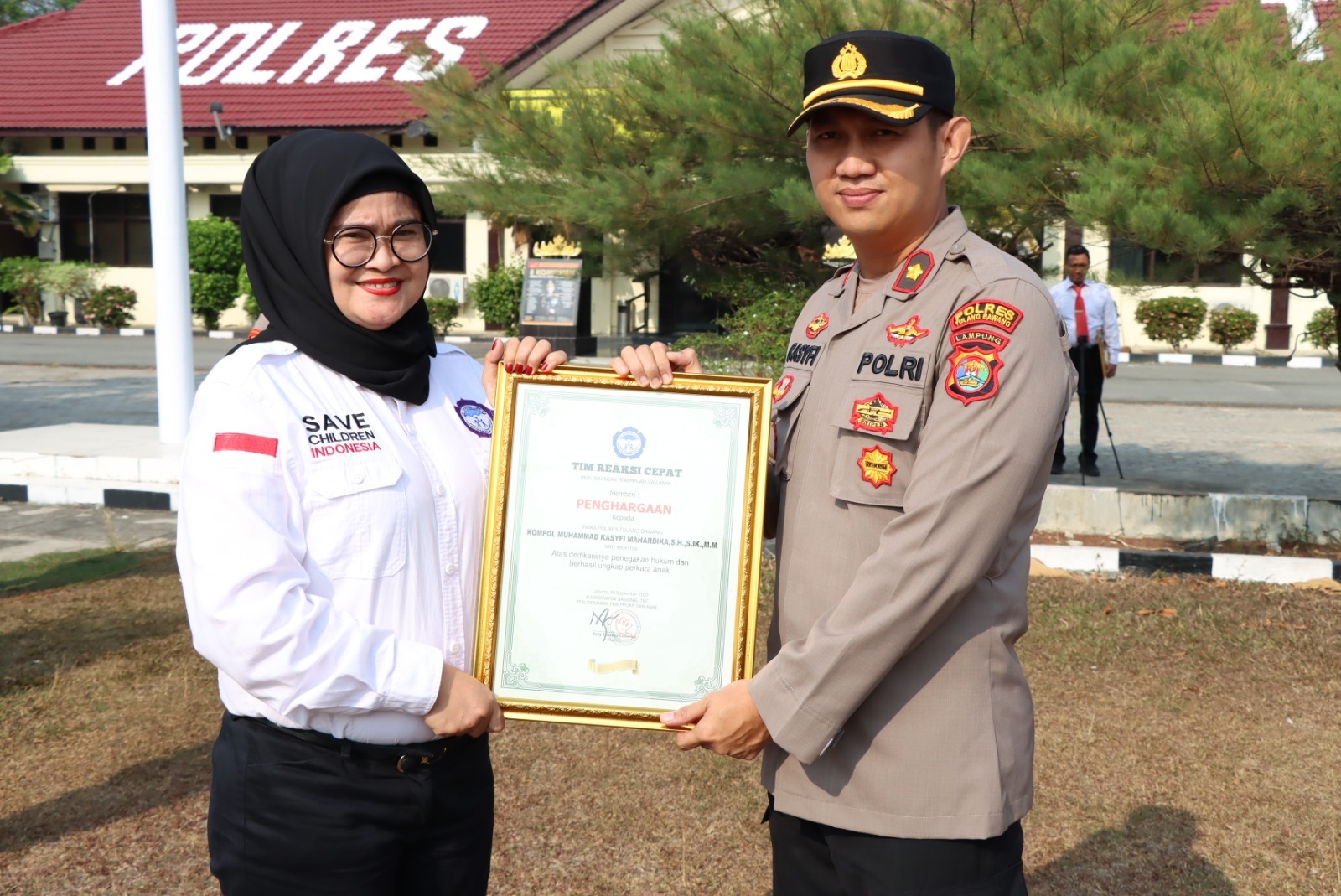 Kapolres Tulang Bawang Bersama 17 Personelnya Terima Penghargaan Dari TRC PPA