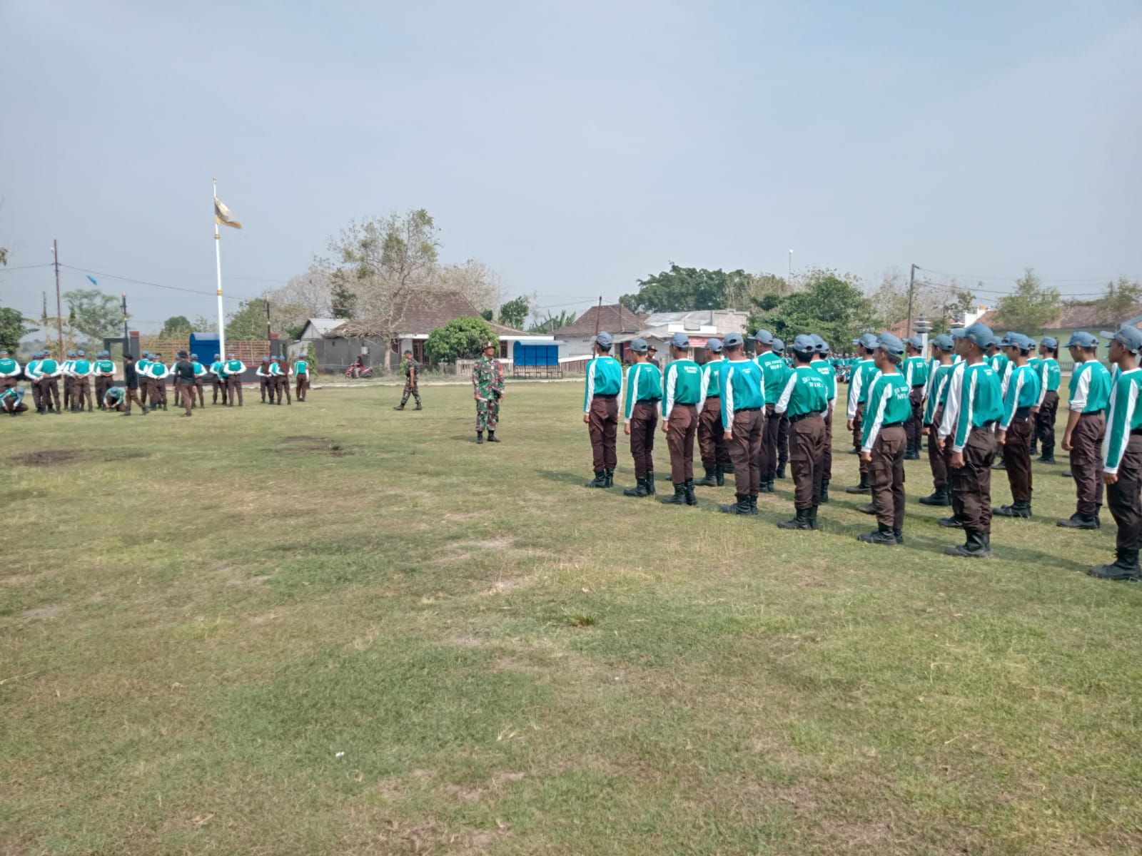 Koramil Gemolong Latih Ketarunaan 161 Siswa Siswi SMK N 1 Miri