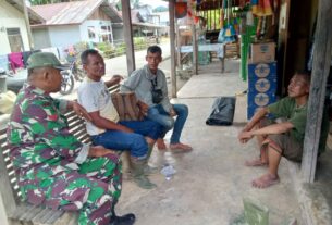 Momen Babinsa Koramil 01/SM Melaksanakan Silaturahmi Dengan Warga Di Wilayah Binaan