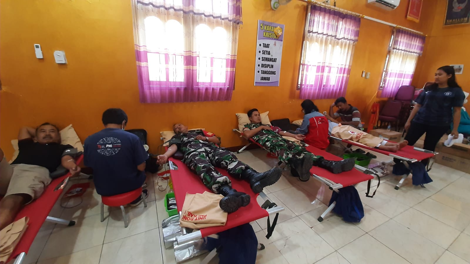 Partisipasi Babinsa Dalam Baksos Donor Darah Di Gereja Kristen Bersinar