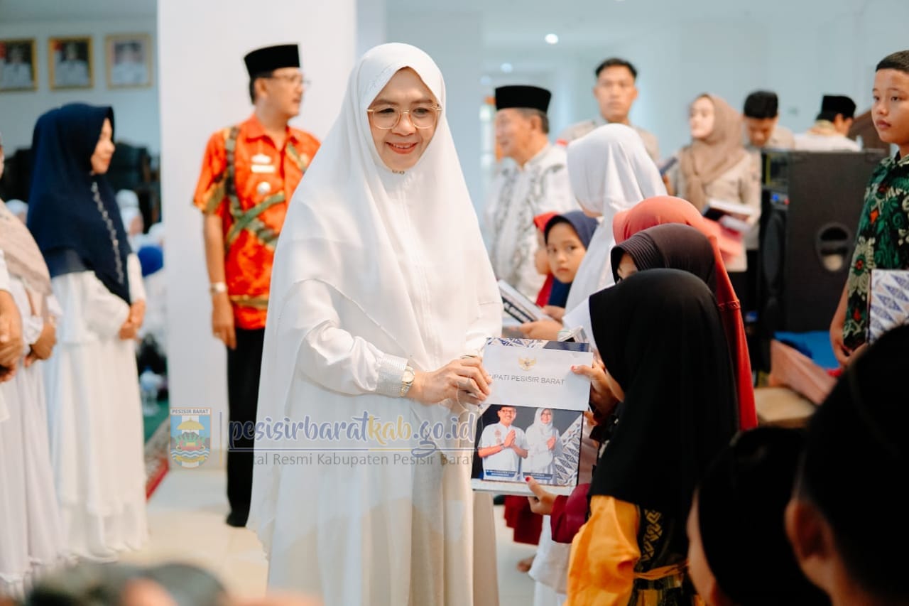 Pemkab Pesisir barat peringatan maulid nabi muhammad SAW di gedung A komplek perkantoran Pemkab.