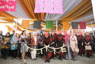 Pemprov Lampung dan Dekranasda Gelar Acara Puncak Hari Batik Nasional Tahun 2023, Gubernur Arinal Minta Bangkitkan Kebanggaan terhadap Batik Lampung