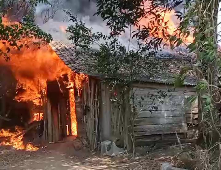 Rumah warga Papan Rejo terbakar