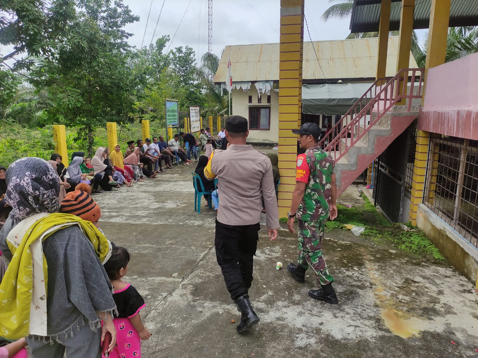33 Desa Dari 12 Kecamatan Di Aceh Barat Melaksanakan Pilchiksung Serentak Tahap II, TNI - Polri Bersama Linmas Bersinergi Amankan TPS