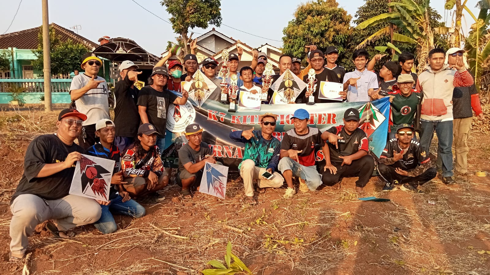 48 peserta dari berbagai daerah ramaikan turnamen Layang Aduan Di Lampura
