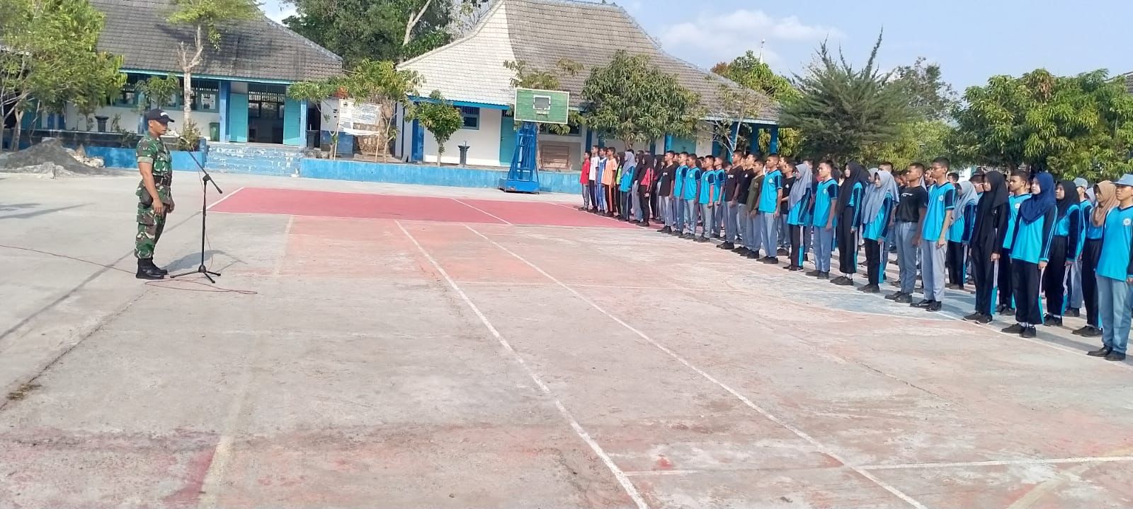 Anggota Koramil Bentuk Mental Dan Karakter Siswa SMKN 1 Giritontro, Ini Tujuannya