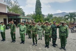 Babinsa Dan Bhabinkamtibmas Bersinegi Tingkatkan Kemampuan Linmas Desa Kudi Dengan Latih PBB