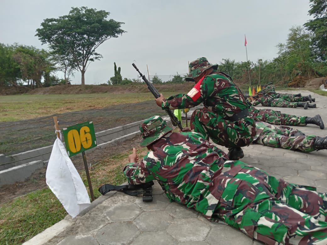 Kesejahteraan Prajurit Kodim 0728/Wonogiri Dengan Latihan Menembak