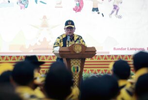 Lepas Kontingen Lampung Ikuti Porwil Sumatera XI Tahun 2023 ke Riau, Gubernur Arinal Kobarkan Semangat Atlet Raih Prestasi Terbaik