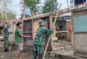 Koramil 11/Manyaran Kembali Bersama Warga Bahu-Membahu Bangun RTLH Milik Suwardi