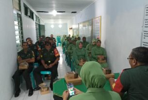 Melalui Jam Komandan, Danramil Karangmalang Ingatkan Prajuritnya Tetap Solid