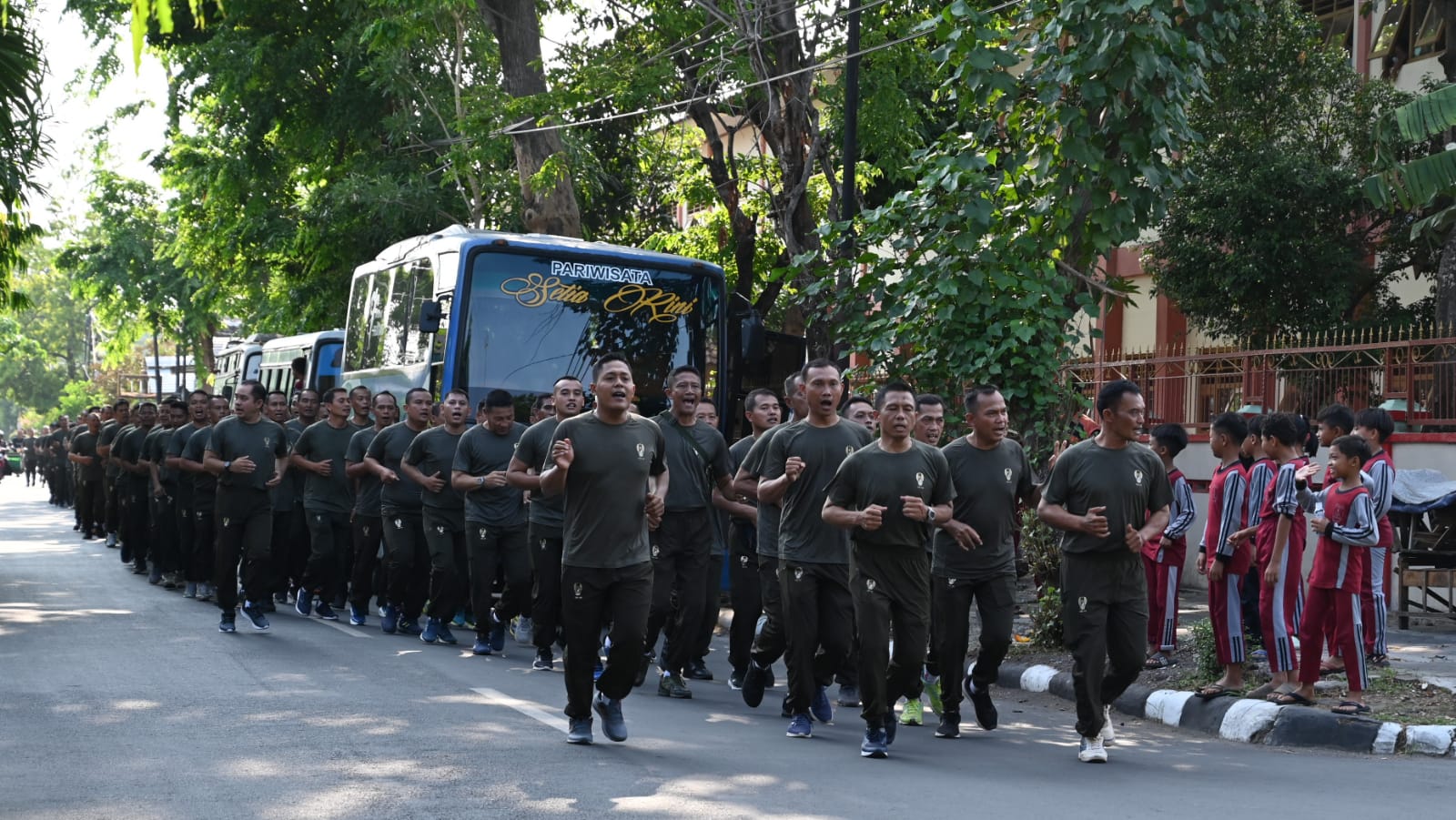 Olah Raga Bersama & Jam Komandan, Dandim 0726/Sukoharjo Himbau Anggota Jaga Kesehatan dan Netralitas TNI