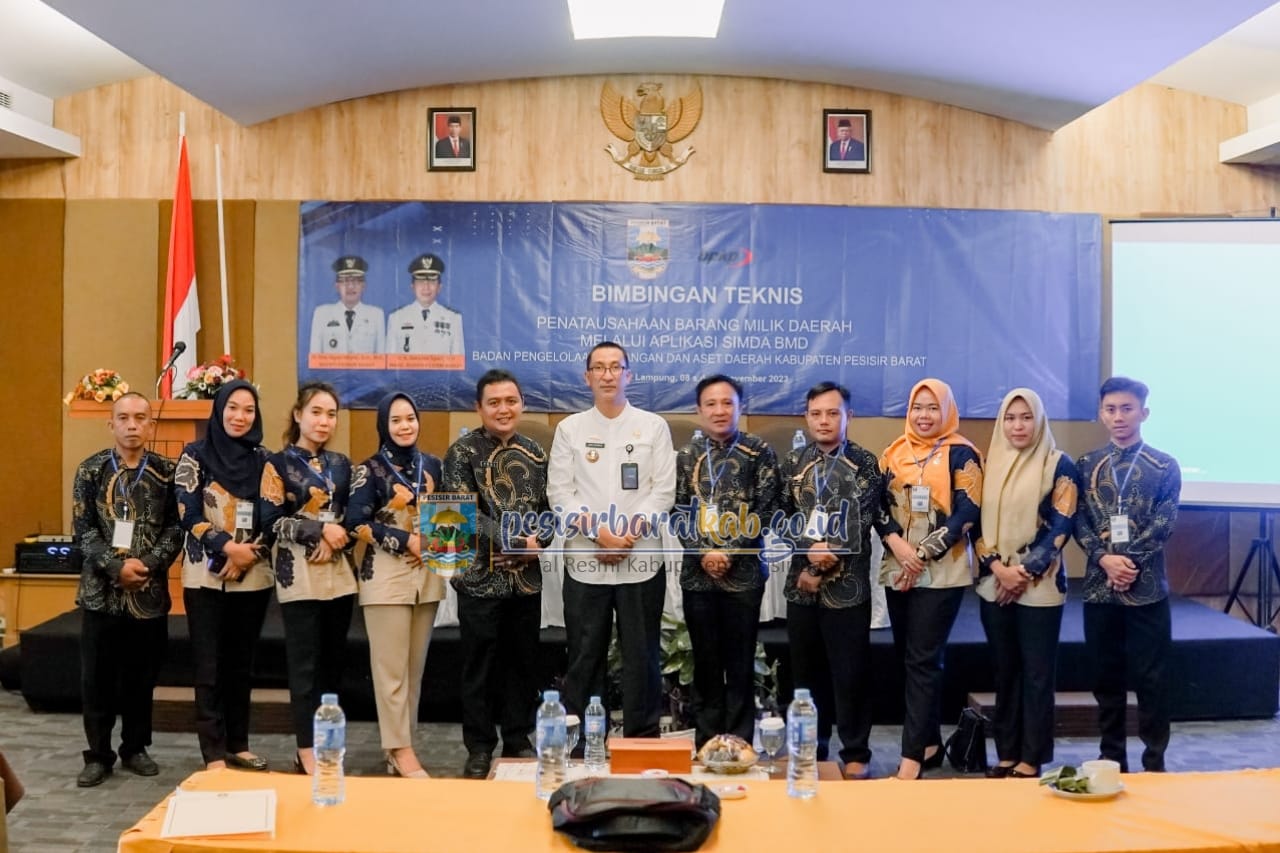 Plt Sekda Jon Edwar membuka secara langsung kegiatan bimtek (SIMDA) dan (BMD)
