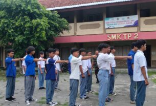 Babinsa Kelurahan Manahan Laksanakan Pembinaan Dan Pembentukan Karakter Kepada Siswa SMK TP Surakarta