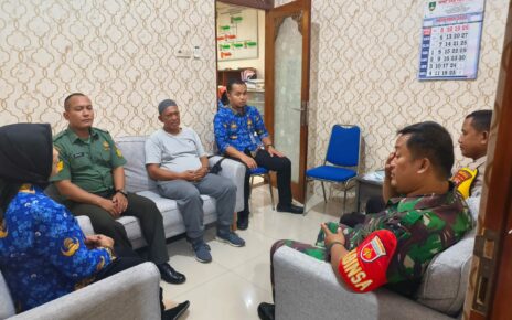Babinsa Kemlayan Rapat Koordinasi Bersama Staf Kelurahan & Pengelola Bahas Wahana Rumah Hantu