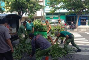 Babinsa Kratonan Jadi Pelopor Kerja Bakti di Warga Binaan