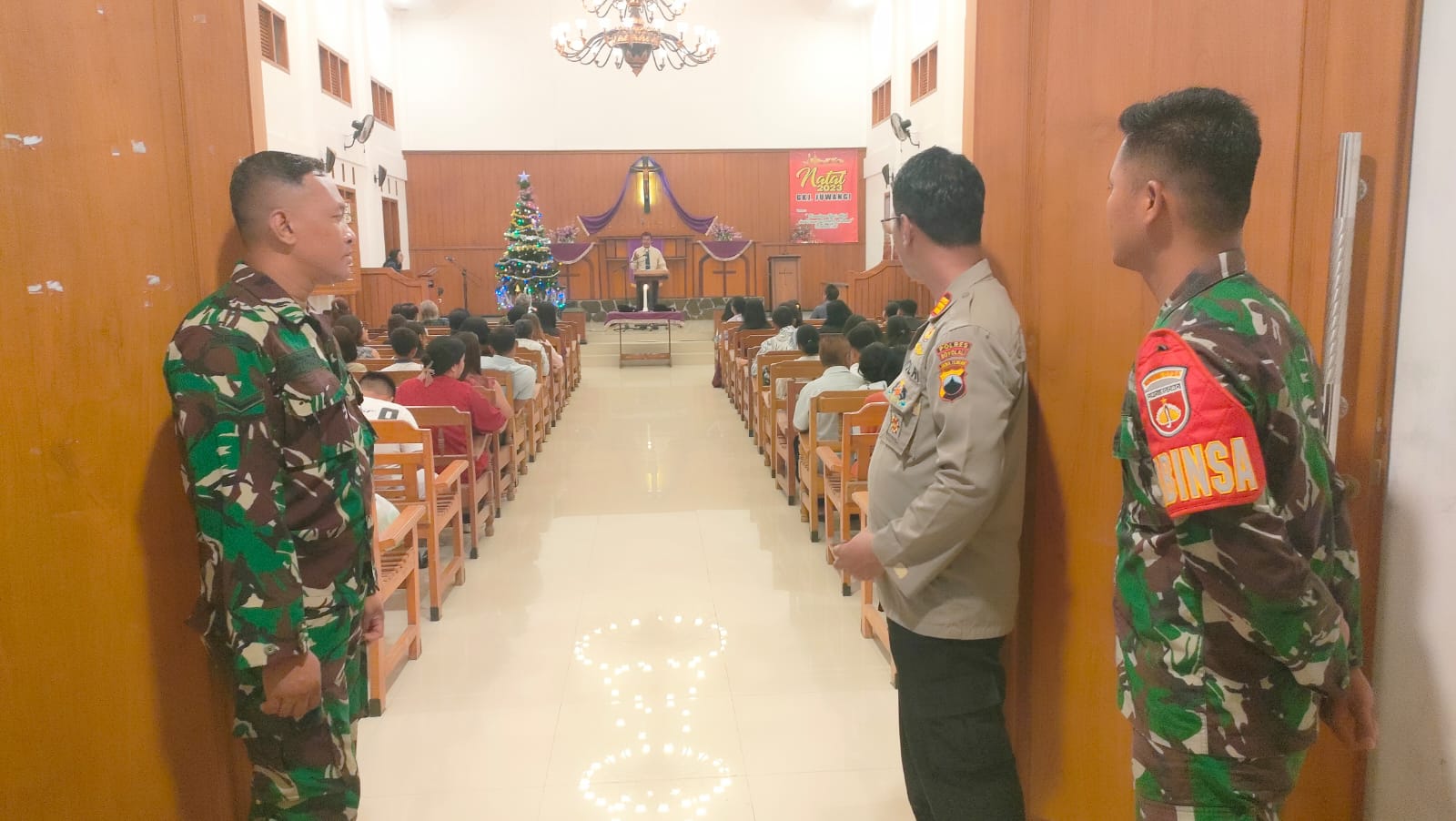 Berikan Rasa Aman dan Nyaman Saat Ibadah Natal, Personel Jajaran Kodim 0724 Boyolali Laksanakan Pengamanan