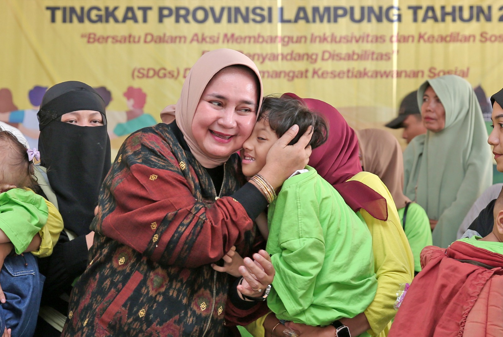 Bertepatan dengan Perayaan Hari Disabilitas Internasional dan HKSN, Ibu Riana Sari Arinal Resmikan Gedung Sekretariat Persatuan Komunitas Disabilitas Lampung di Sabah Balau Lampung Selatan
