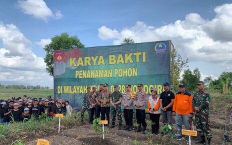 Cegah Banjir Dan Longsor, Dandim Wonogiri Pimpin Penanaman Ratusan Bibit Pohon
