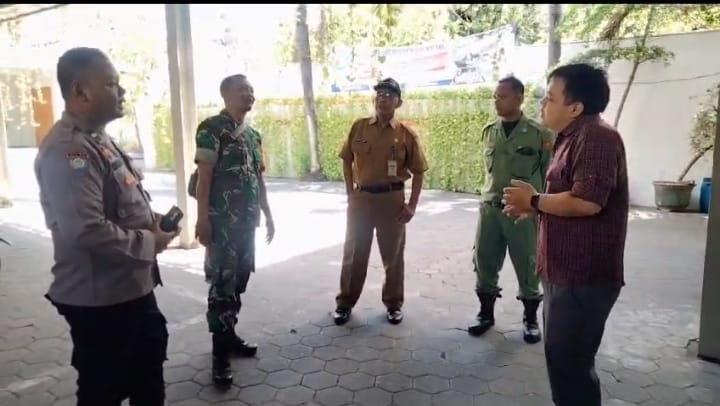 Ciptakan Rasa Aman Dan Nyaman Dalam Beribadah, Babinsa Purwodiningratan Sambangi Gereja Cek Kesiapan Pengamanan Ibadah Natal Dan Tahun Baru