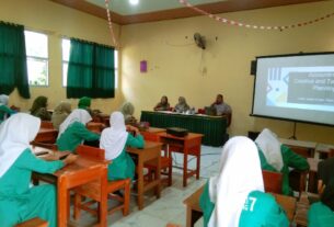 Dosen Darmajaya Sampaikan Materi Kekinian di SMKN 7 Bandarlampung