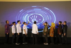 Gubernur Arinal Berikan Anugerah KPB Award Tahun 2023 kepada Seluruh Stakeholder yang Berperan dalam Percepatan Implementasi Program KPB di Provinsi Lampung