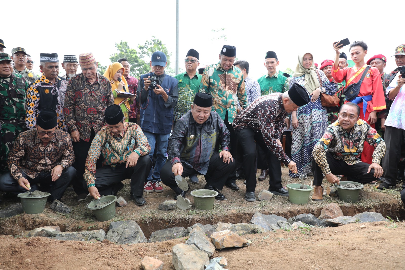 Gubernur Arinal Hadiri Resepsi Milad Muhammadiyah ke-111 dan Lakukan Peletakan Batu Pertama Pembangunan Masjid Galpanda Pondok Muhammadiyah di Sidomulyo, Lampung Selatan