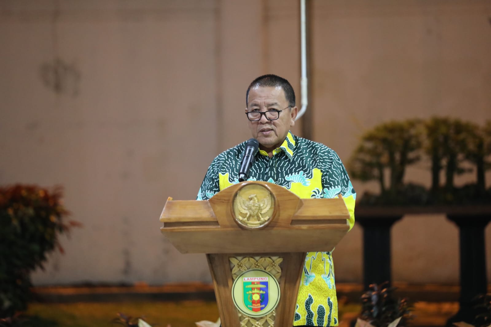 Gubernur Arinal Serahkan Piagam Penghargaan kepada 12 Kabupaten/Kota di Provinsi Lampung Peduli Hak Asasi Manusia Tahun 2022