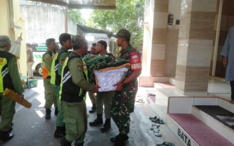 Ikut Berbela Sungkawa, Babinsa Serengan Melayat Ke Rumah Duka