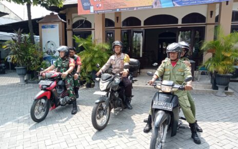 Jelang Pemilu Babinsa, Babinkamtibmas dan Linmas Patroli Wilayah