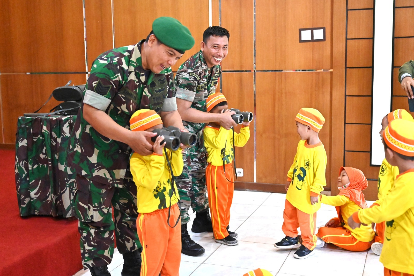 Keceriaan Anak-anak dari KB RA AL Mabrur Bendosari Outingclass di Makodim 0726/Sukoharjo