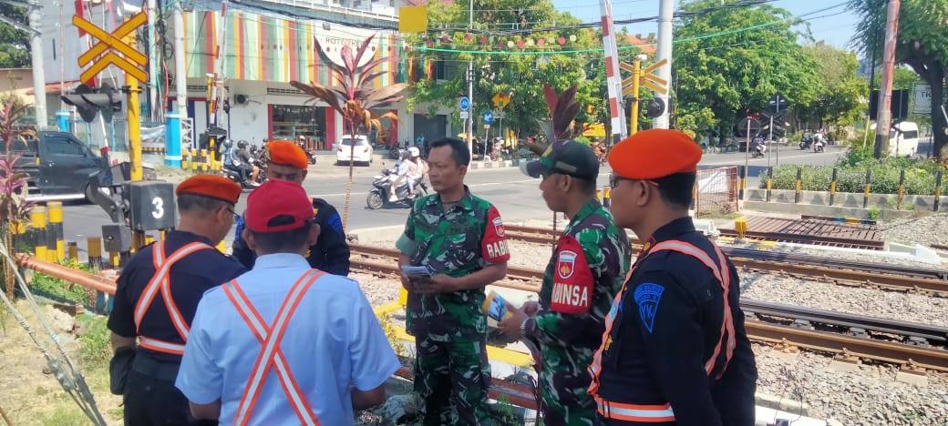 Komsos Babinsa Purwodiningratan Menyasar Kepala Stasiun Kereta Api Jebres, Ternyata Ini Alasannya