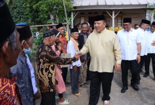 Kunjungan Kerja Ke Kabupaten Mesuji, Gubernur Arinal Djunaidi Bersama Ketua LKKS Provinsi Lampung Memberikan Sejumlah Bantuan