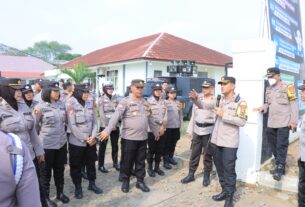 Polres Lampung Utara Gelar Simulasi Pengaman Unras di Kantor KPU dan Bawaslu
