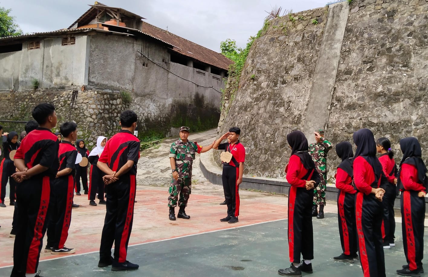 SMK Pancasila 8 Slogohimo Gelar LDK, Anggota TNI Tampil Berikan Pelatihan