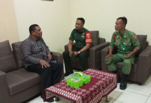 Tak Kenal Maka Tak Sayang, Babinsa Purwodiningratan Jalin Silaturahmi Perkenalan Dengan Lurah Dan Pegawai Kelurahan