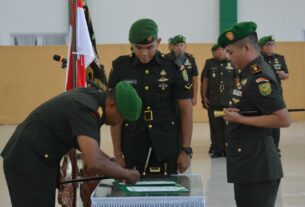 Tongkat Komando Komandan Kodim 0427/Way Kanan Diserah terimakan.